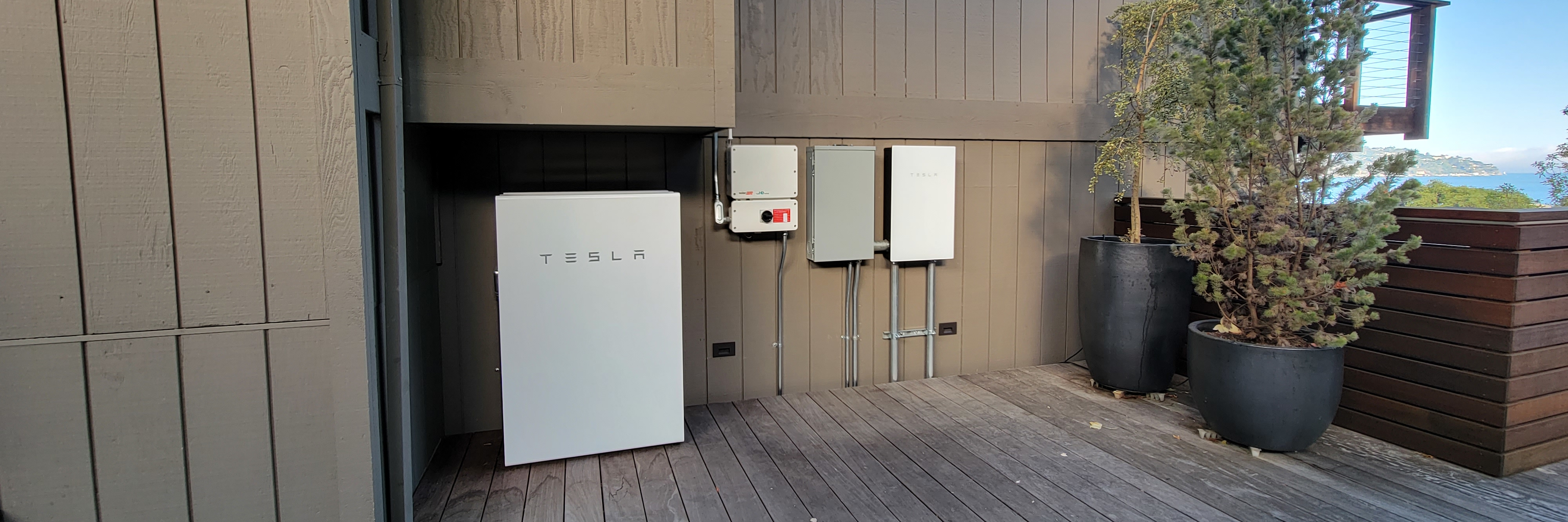 Tesla Powerwall Solar Battery Backup